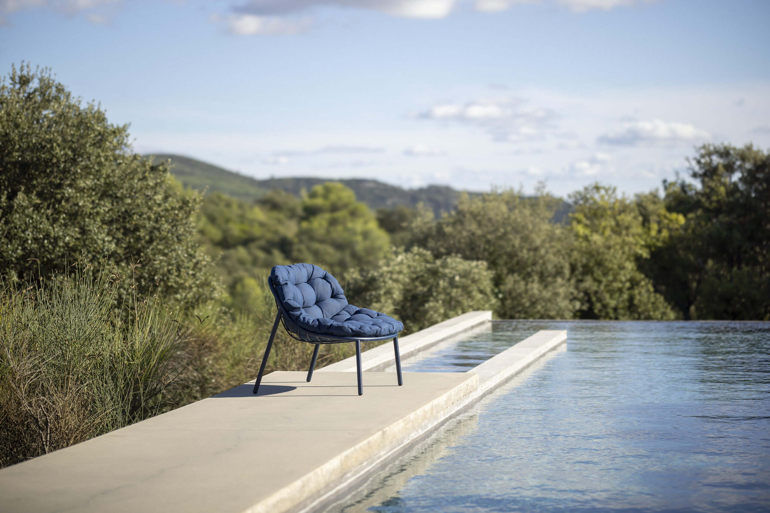 Sillón Lounge trenzado (Azul Marino) - Todus