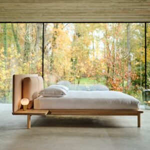 Cama de Diseño Escultural (Madera de Teca y Cabecero Tapizado) - Auping