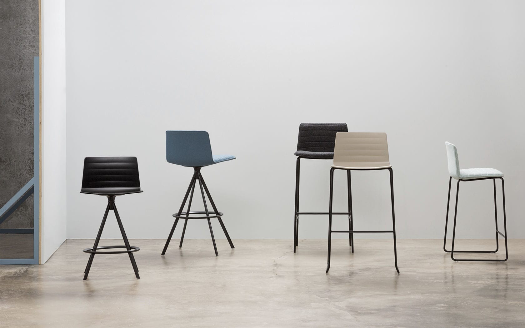 Silla de bar contemporánea FLEX - Andreu World - Imagen 4