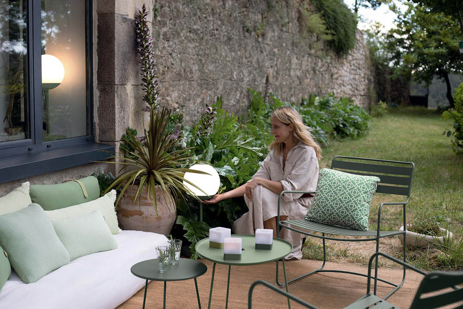 Sillón mecedor SURPRISING - Fermob - Imagen 10