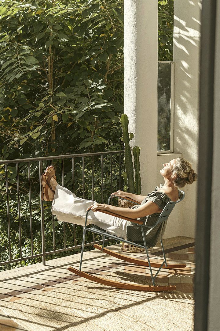 Sillón mecedor SURPRISING - Fermob - Imagen 13